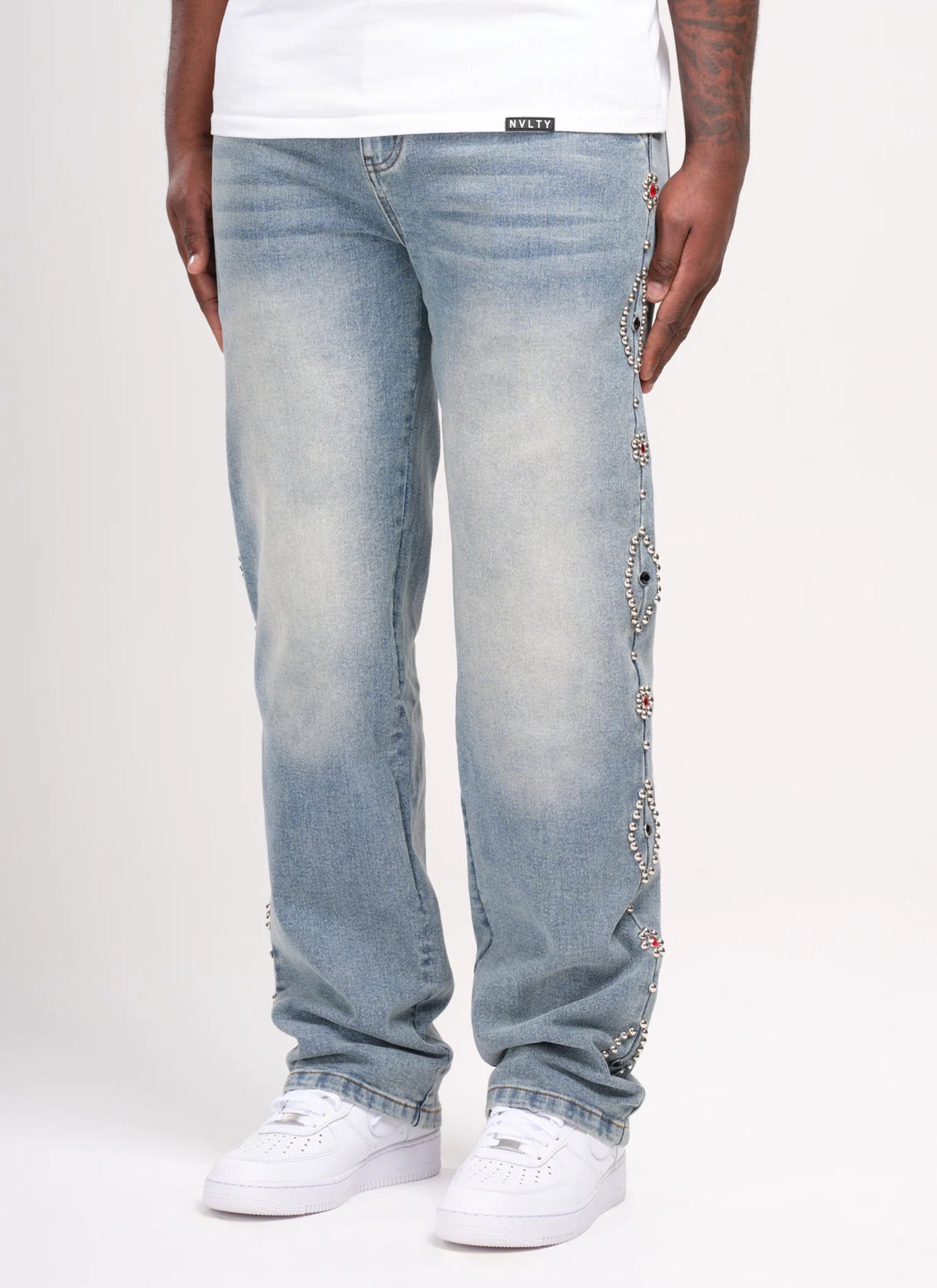 CALÇA JEANS BAGGY TACHAS CUSTOM LATERAL