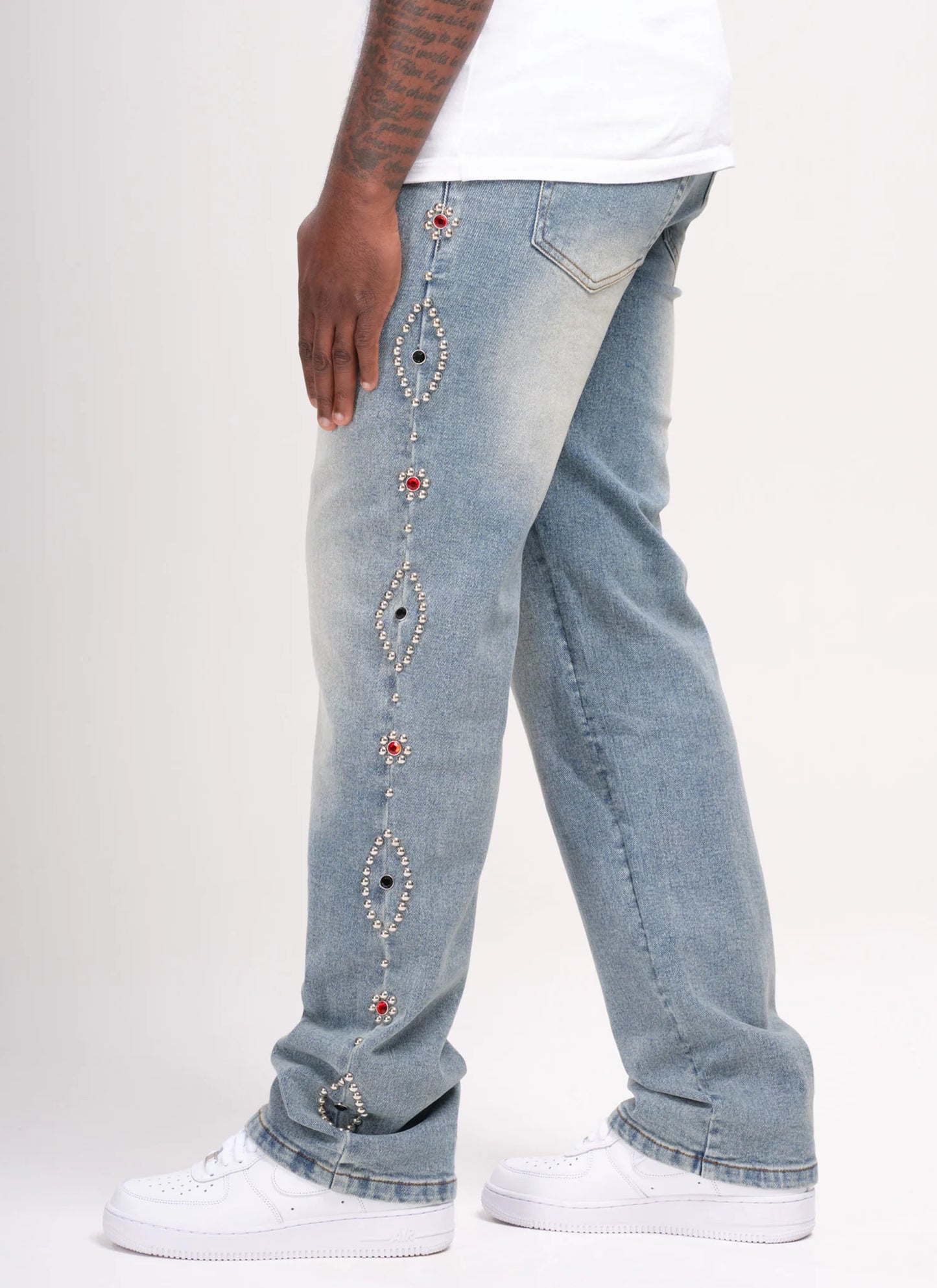 CALÇA JEANS BAGGY TACHAS CUSTOM LATERAL