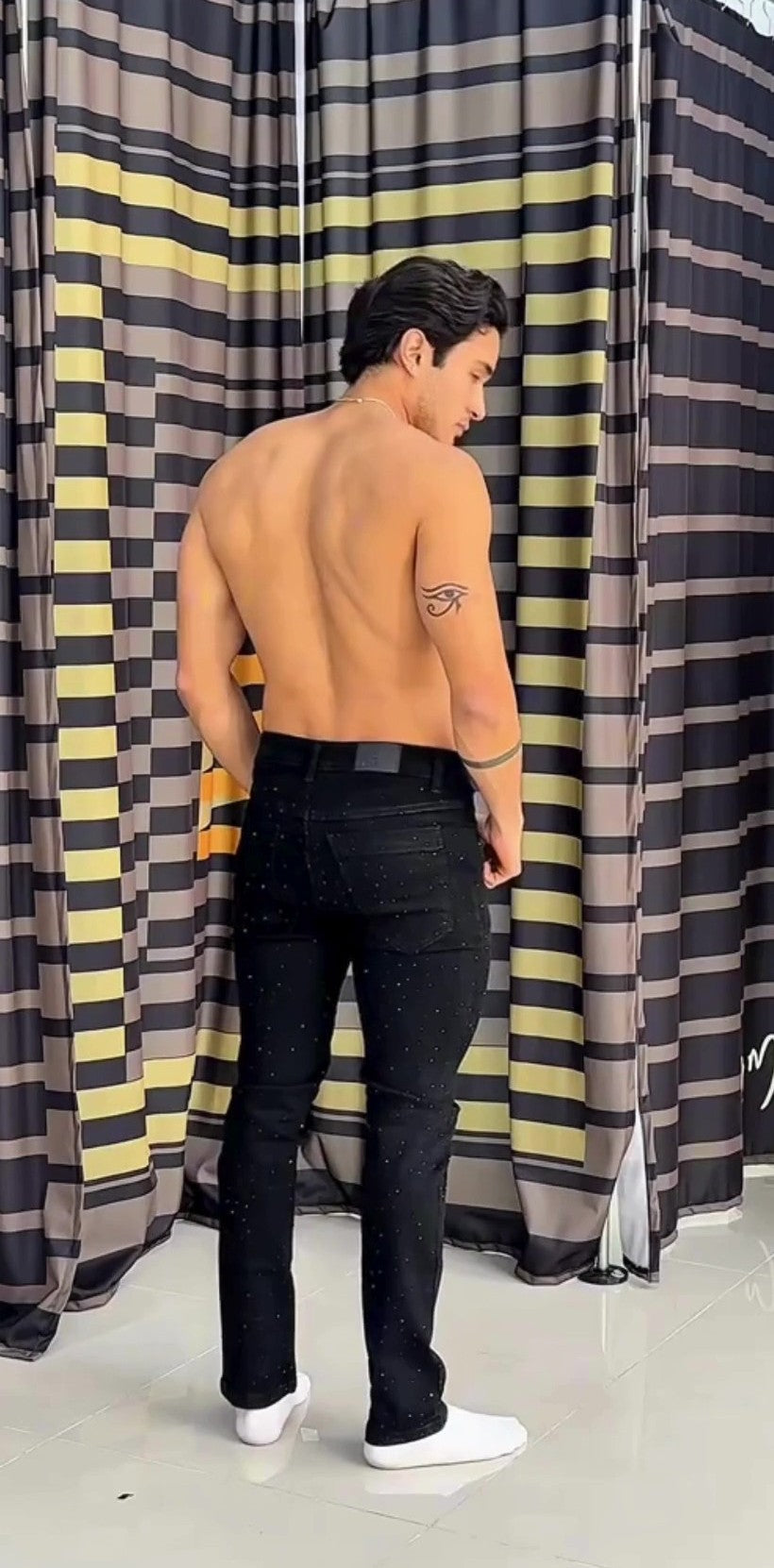 CALÇA ALL BLACK SKINNY STRASS ✨