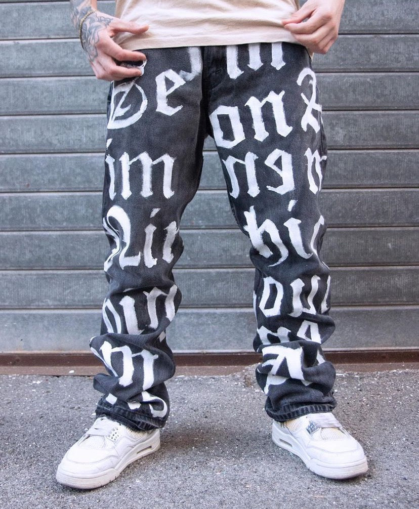 CALÇA JEANS CINZA OVERSIZED LYRICS .