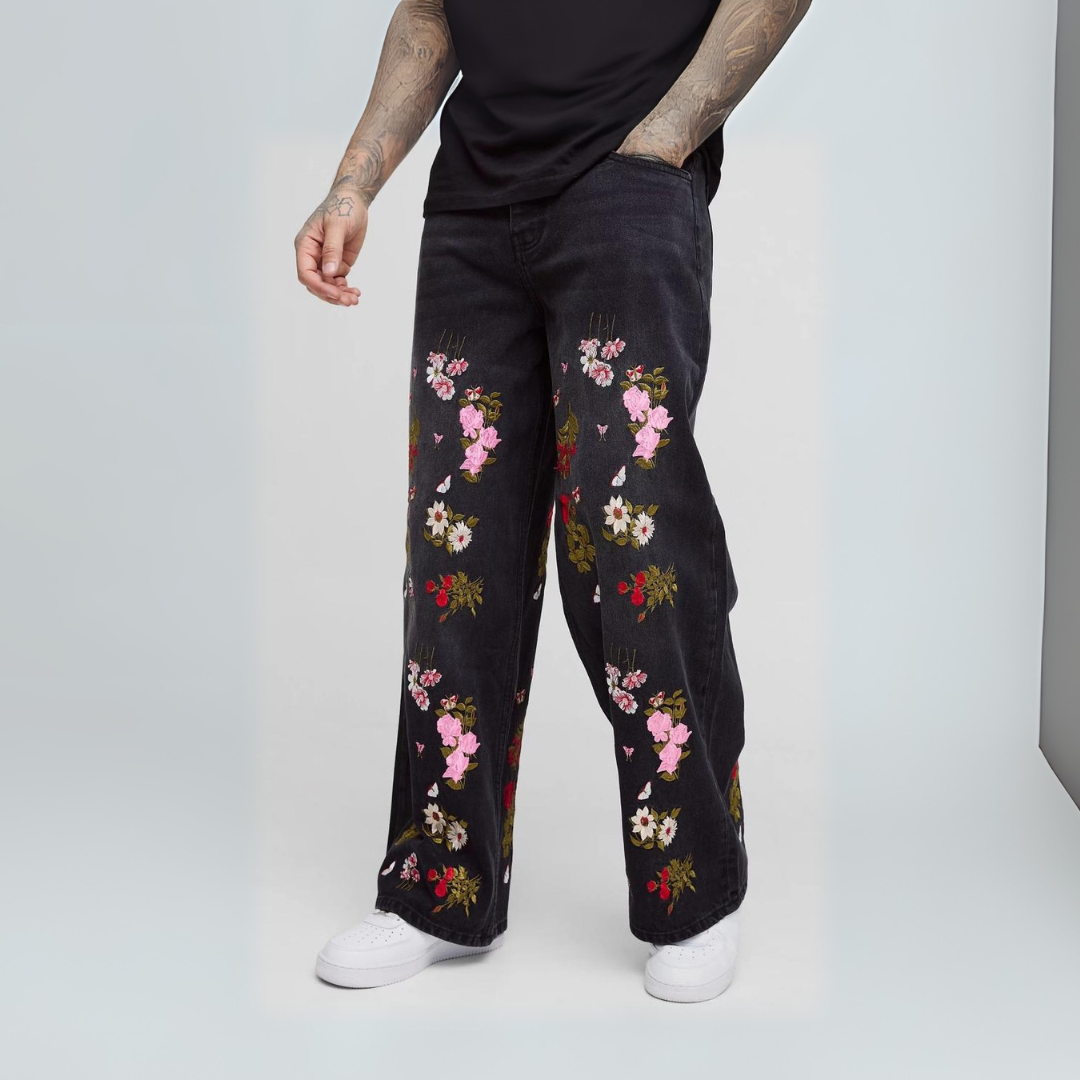 CALÇA JEANS OVERSIZED COM APLICAÇÃO 🌹