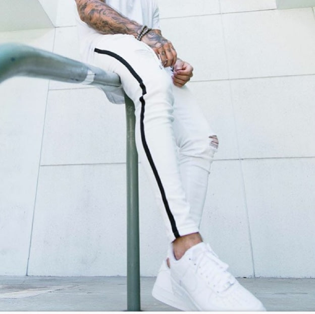 CALÇA BRANCA SKINNY LISTRA PRETA LATERAL / CORDÃO NO CÓS