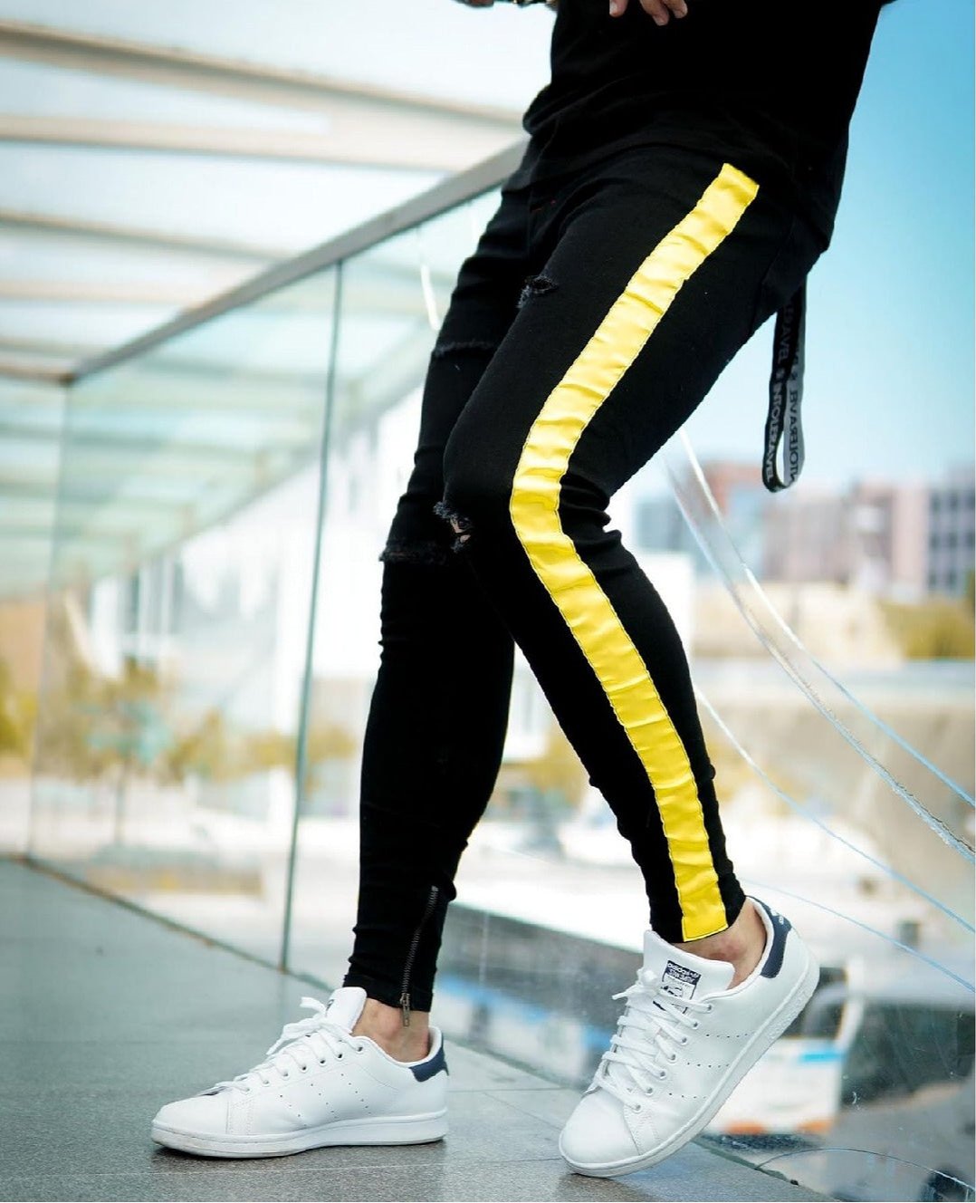 CALÇA JEANS BLACK FAIXA ACETINADA YELLOW
