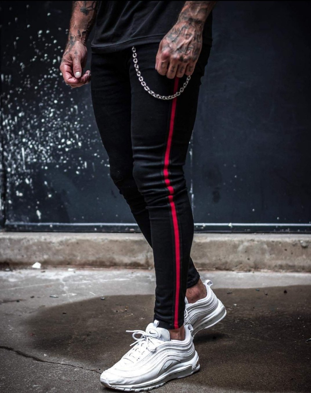 CALÇA JEANS BLACK RED C/ CORRENTE ⛓
