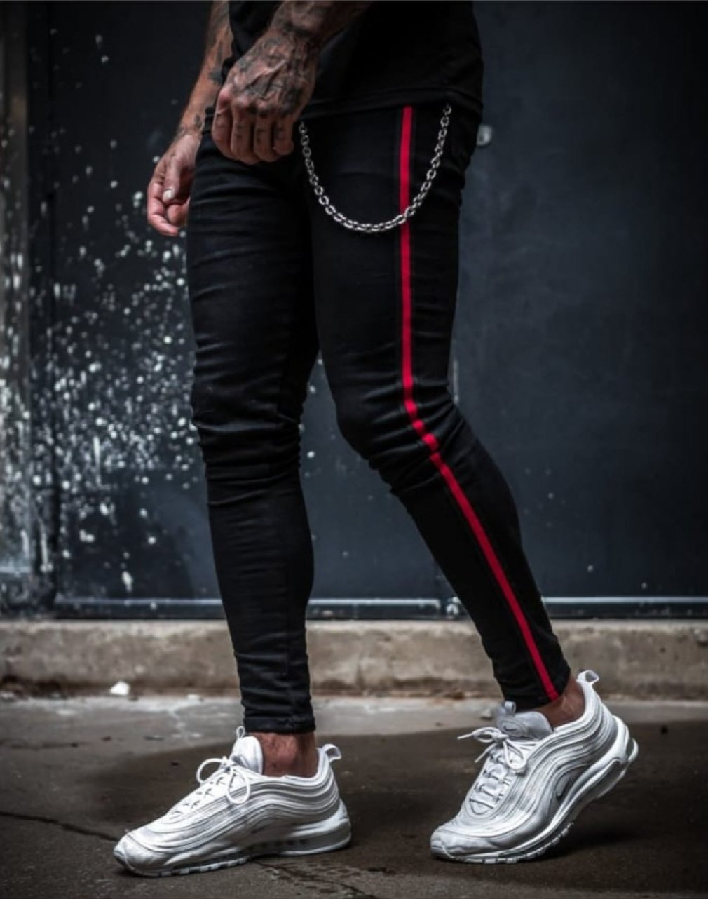 CALÇA JEANS BLACK RED C/ CORRENTE ⛓