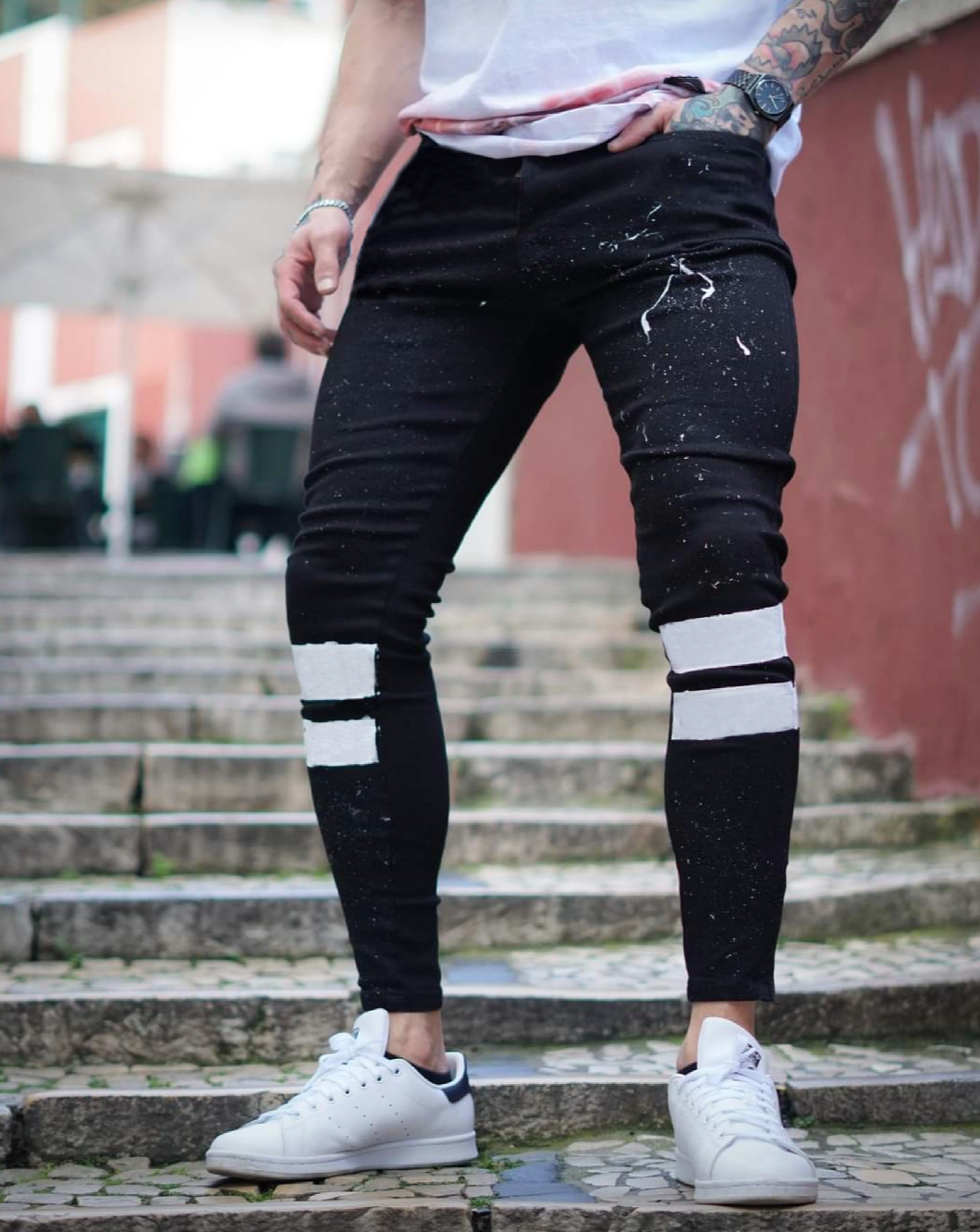 CALÇA JEANS C/ FAIXAS BRANCAS PIGMENTADA