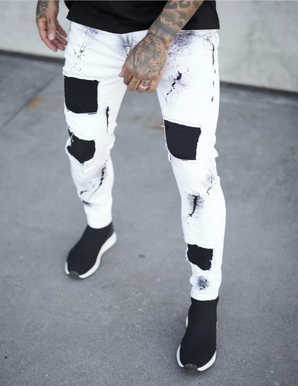 CALÇA BRANCA SKINNY PIGMENTADA C/ SOBREPOSIÇÃO