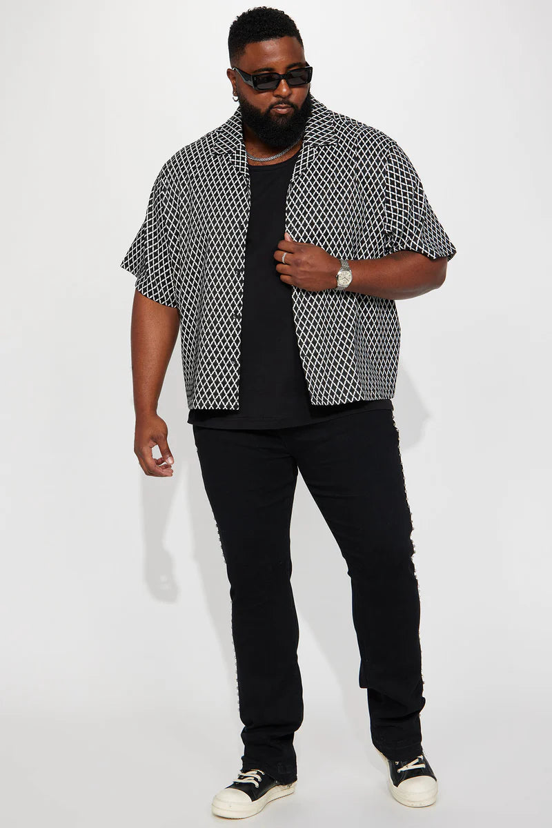 CALÇA BLACK JEANS FLARE STRASS LATERAL ✨