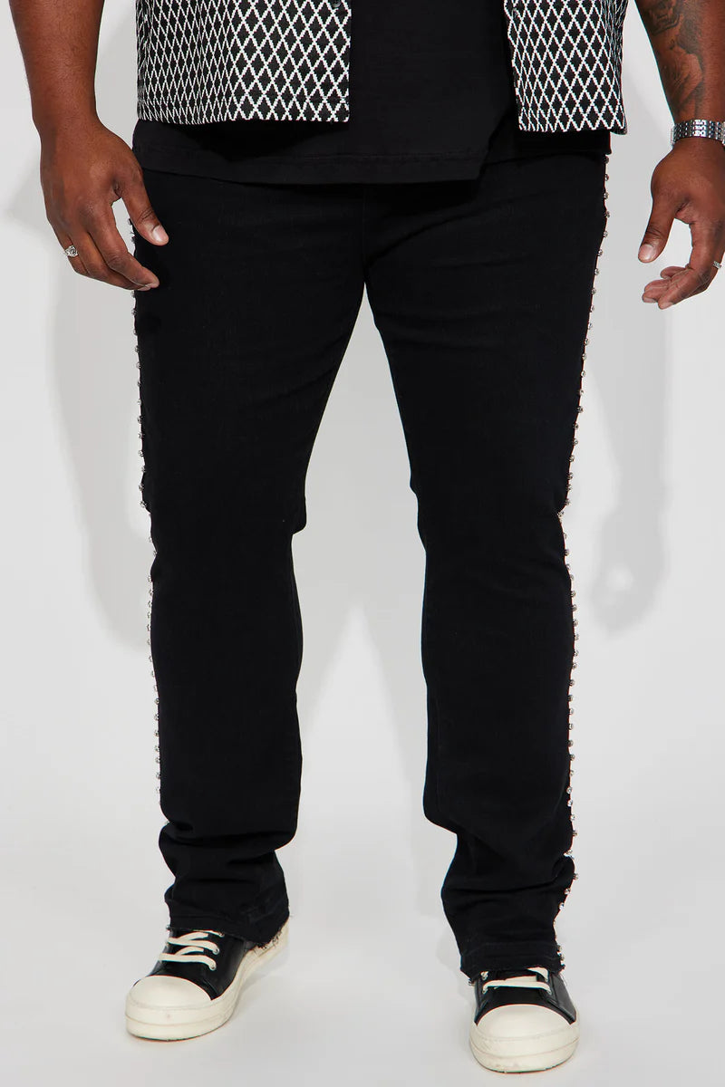 CALÇA BLACK JEANS FLARE STRASS LATERAL ✨