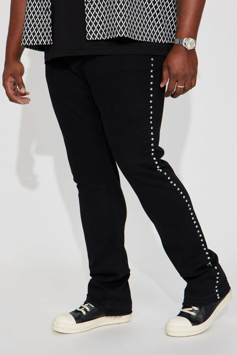 CALÇA BLACK JEANS FLARE STRASS LATERAL ✨