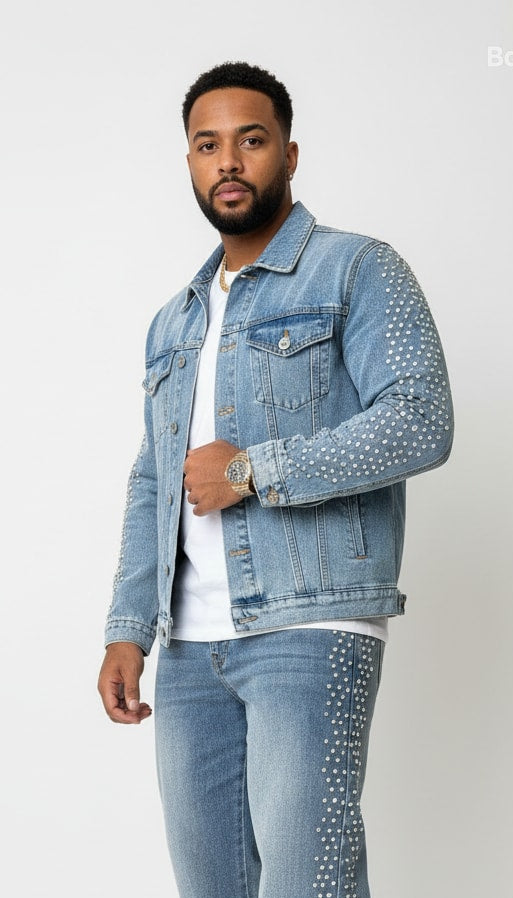 JAQUETA JEANS C/ STRASS NAS MANGAS ✨