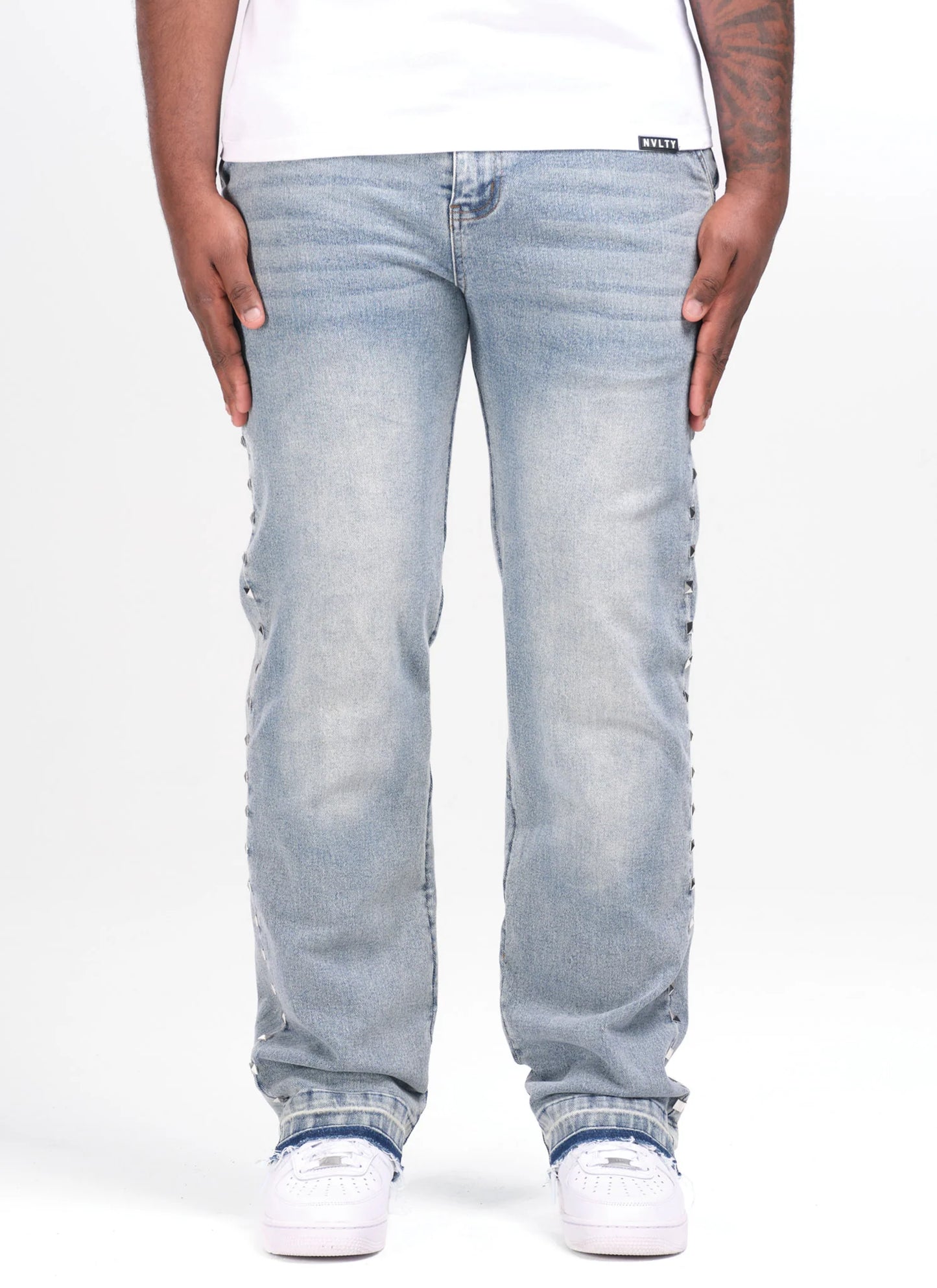 CALÇA JEANS BAGGY TACHAS LATERAIS