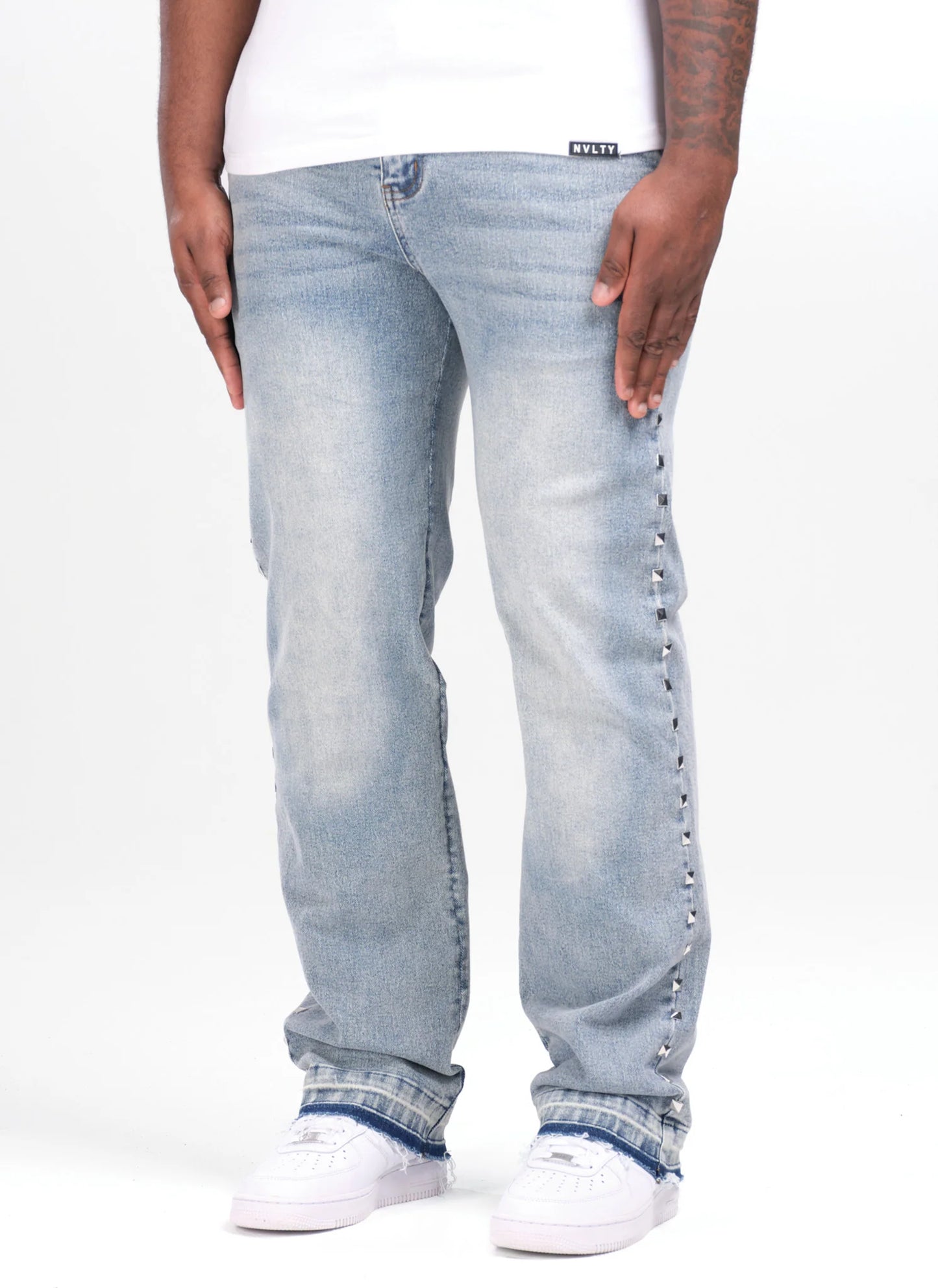 CALÇA JEANS BAGGY TACHAS LATERAIS