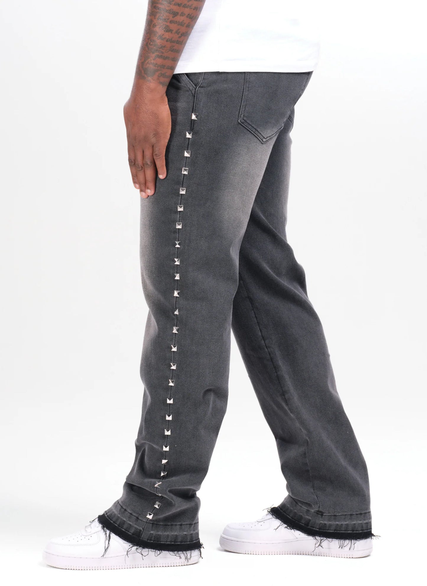 CALÇA JEANSN BAGGY MARMORIZADA TACHAS LATERAIS