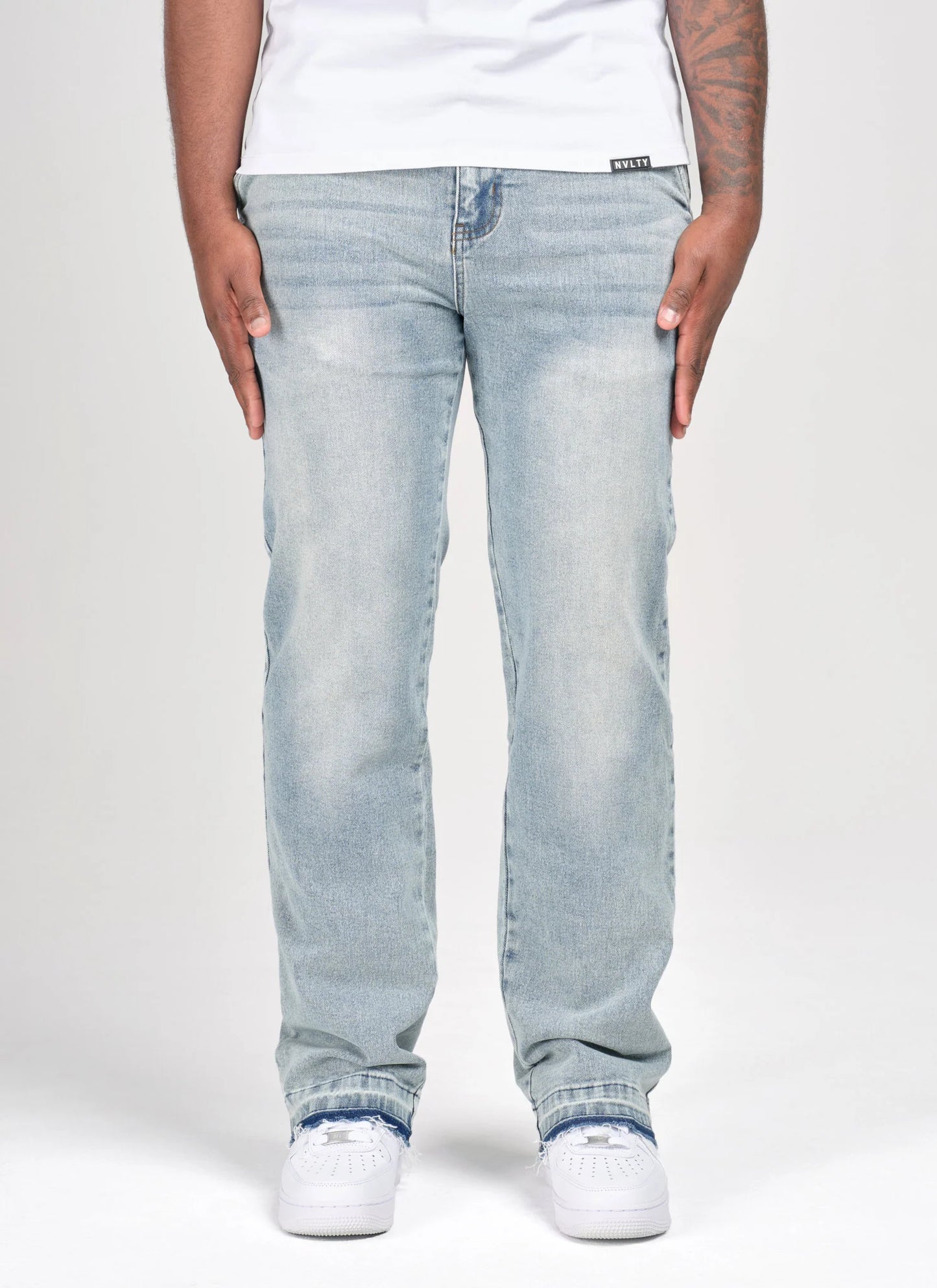 CALÇA BAGGY JEANS C/ BARRA DESFIADA