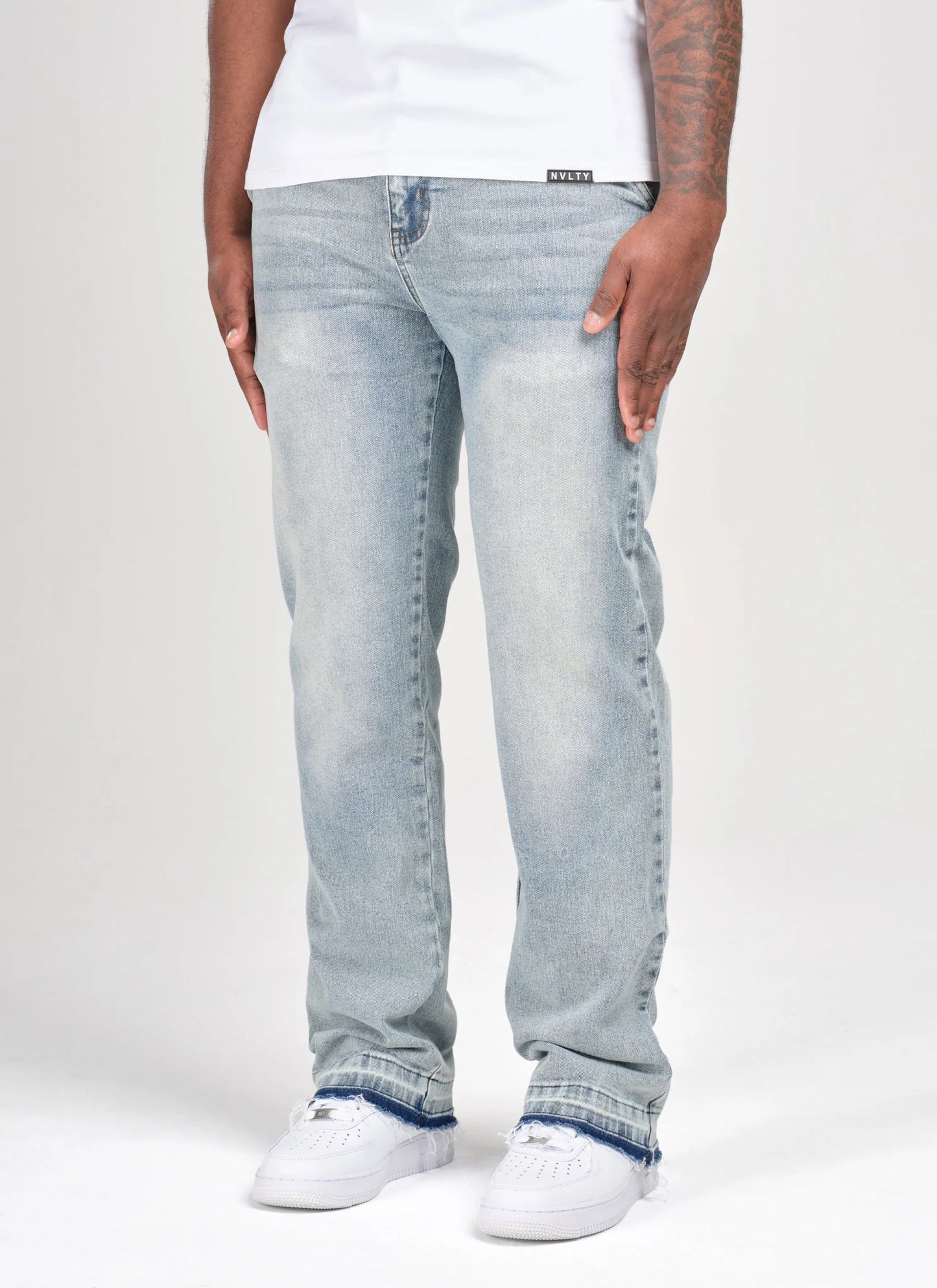 CALÇA BAGGY JEANS C/ BARRA DESFIADA