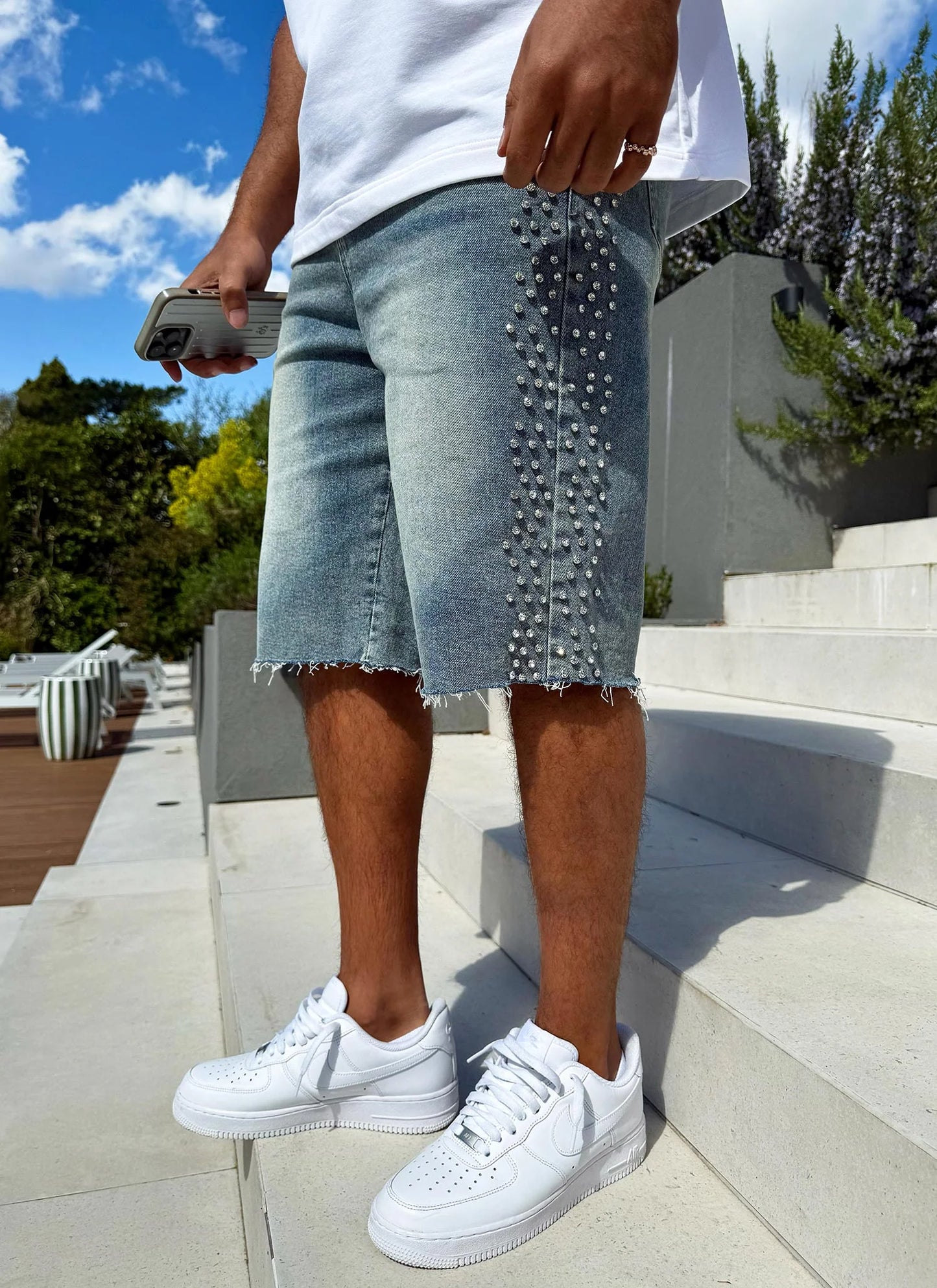 BERMUDA OVER JEANS STRASS LATERAIS ✨