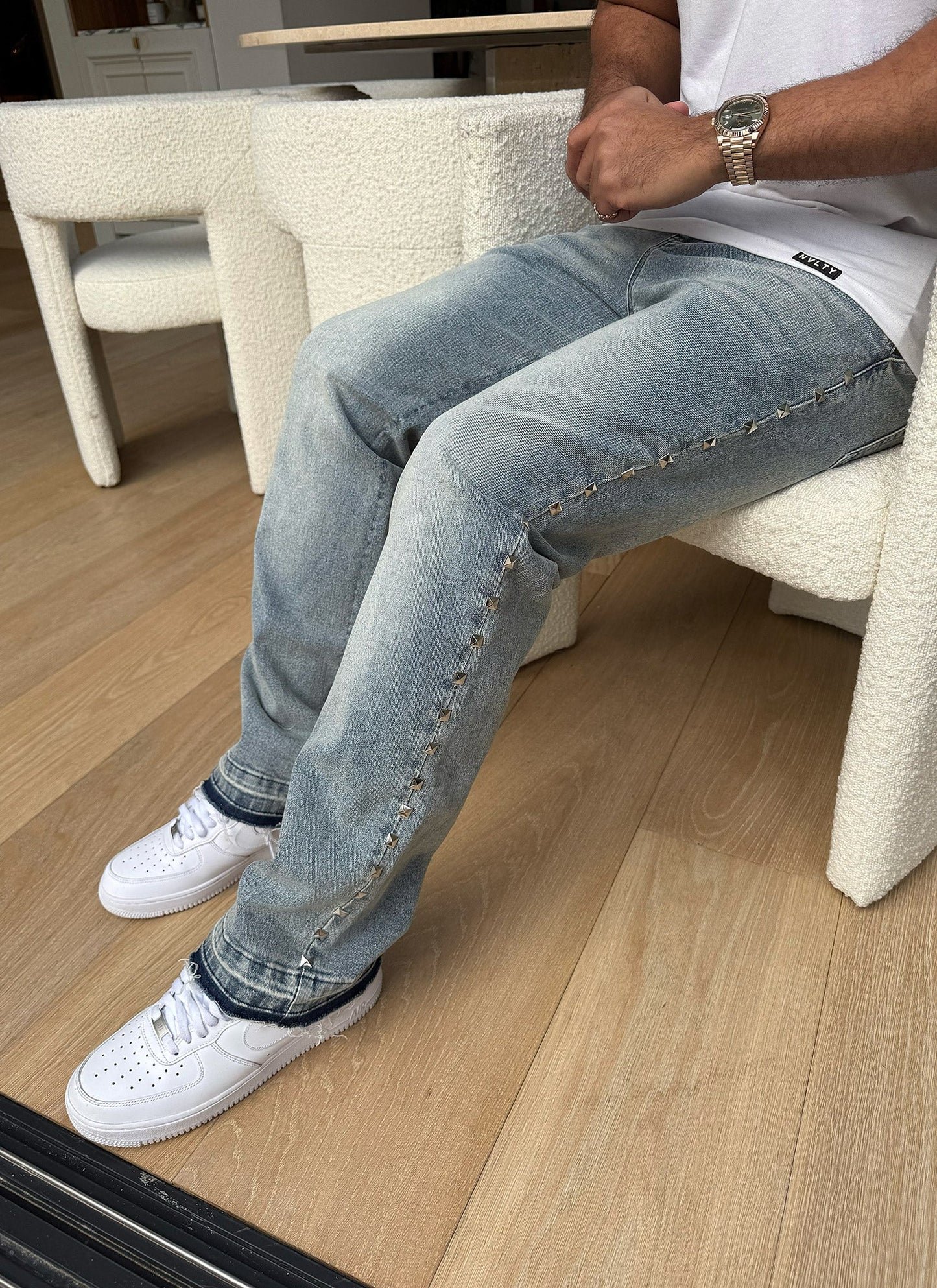 CALÇA JEANS BAGGY TACHAS LATERAIS