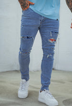 Carregar imagem no visualizador da galeria, CALÇA JEANS C/ SOBREPOSIÇÃO BANDANA
