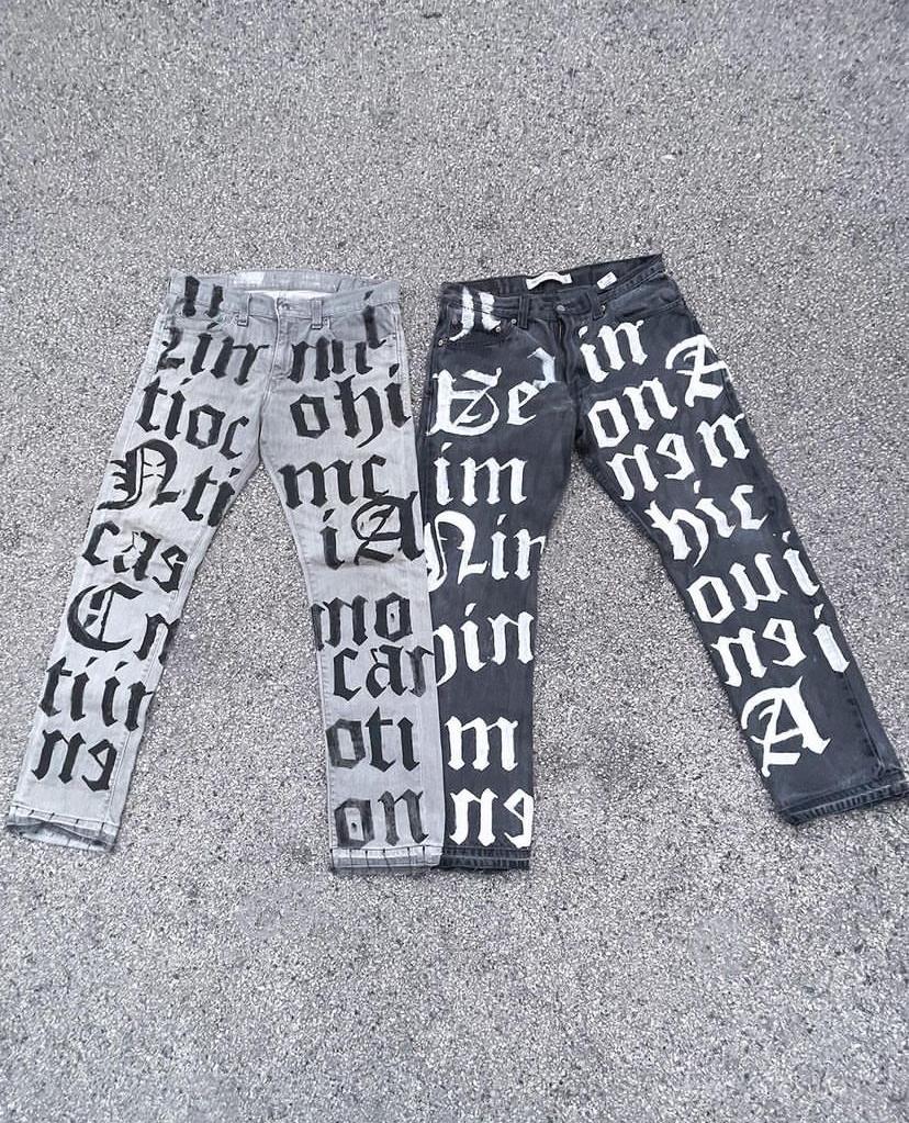 CALÇA JEANS CINZA CLARO OVERSIZED LYRICS