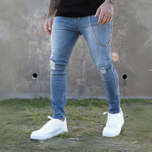 CALÇA JEANS C/ DETALHE CORRENTE LATERAL