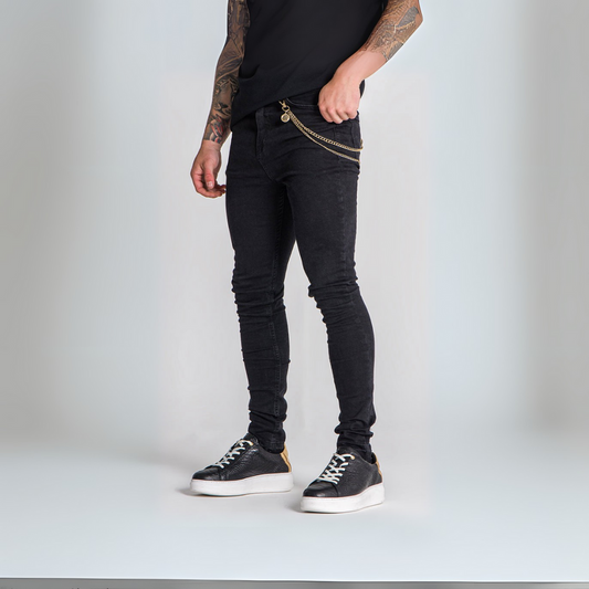 CALÇA PRETA SKINNY C/ DETAIL CORRENTE GOLD LATERAL