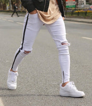 Carregar imagem no visualizador da galeria, CALÇA BRANCA SKINNY FAIXA PRETA LATERAL / ZÍPER NA BARRA
