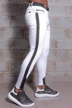 Carregar imagem no visualizador da galeria, CALÇA SUPER SKINNY WHITE AND BLACK
