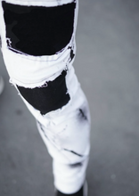 Carregar imagem no visualizador da galeria, CALÇA BRANCA SKINNY PIGMENTADA C/ SOBREPOSIÇÃO
