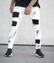Carregar imagem no visualizador da galeria, CALÇA BRANCA SKINNY PIGMENTADA C/ SOBREPOSIÇÃO
