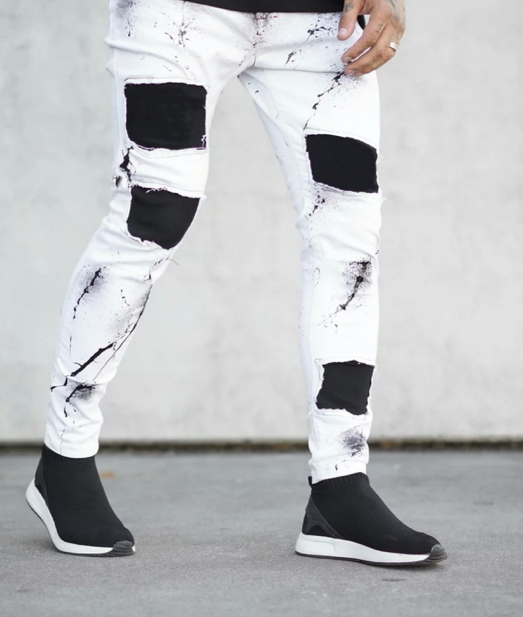 CALÇA BRANCA SKINNY PIGMENTADA C/ SOBREPOSIÇÃO
