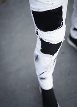 Carregar imagem no visualizador da galeria, CALÇA BRANCA SKINNY PIGMENTADA C/ SOBREPOSIÇÃO
