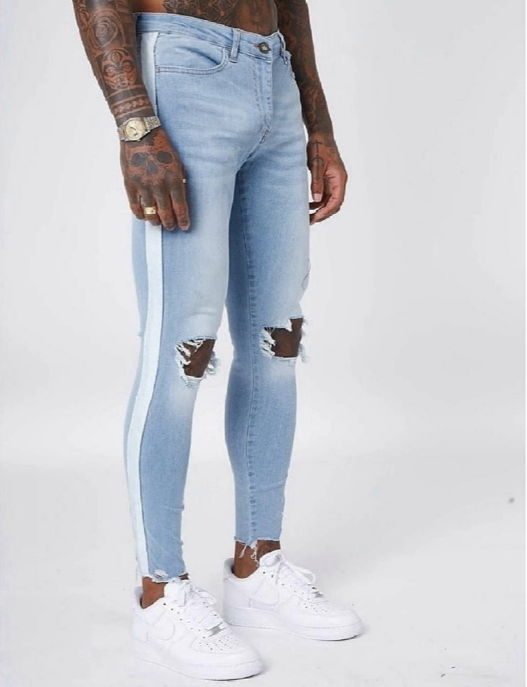 CALÇA JEANS CLARA DESTRÓYED JOELHO E BARRA