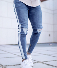 Carregar imagem no visualizador da galeria, CALÇA JEANS SKINNY LISTRA BRANCA LATERAL

